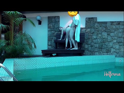 ❤️ Patron hizmetçiyi havuza davet eder ama bir sıcağa dayanamaz ❤❌ Sürtükler pornoda tr.redpornpictures.ru